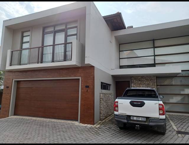 4 BEDROOM TOWNHOUSE FOR SALE IN IZINGA